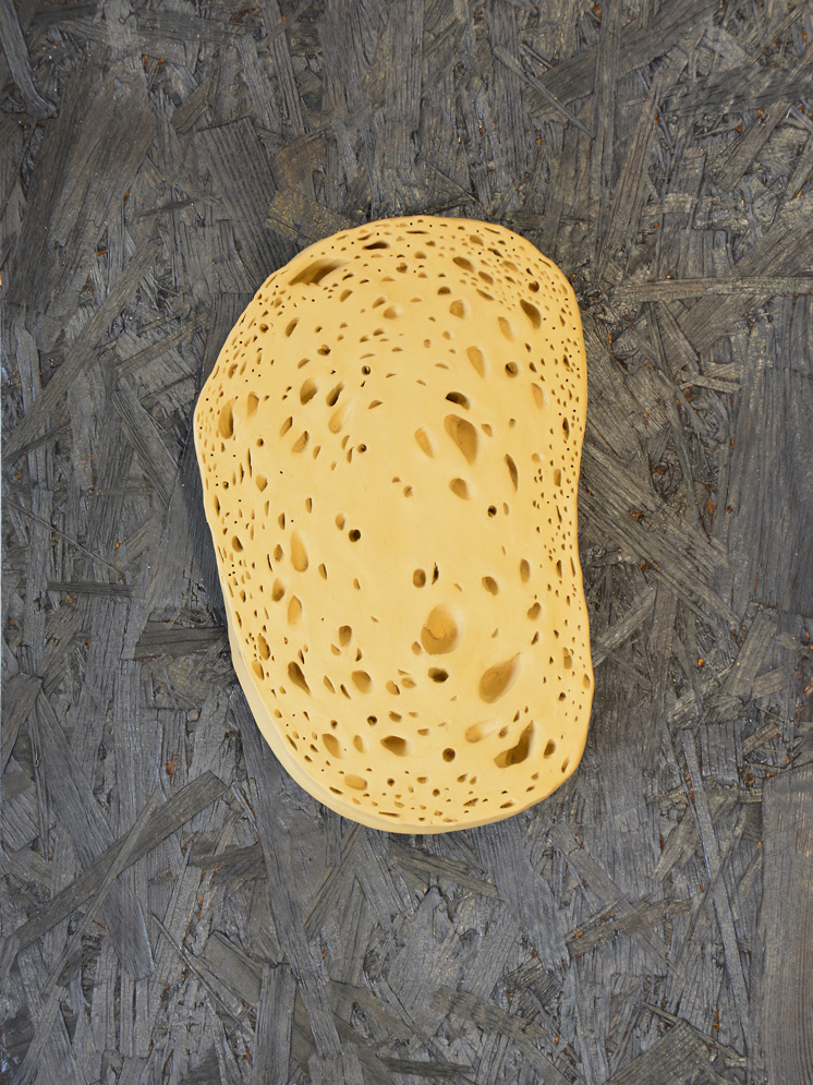 Pain, Terre cuite, 15 × 25 cm, 2014